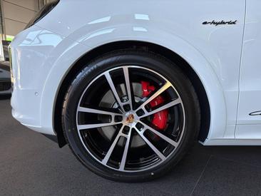 Porsche Cayenne III S E-Hybrid Coupé Black Edition — photo 14