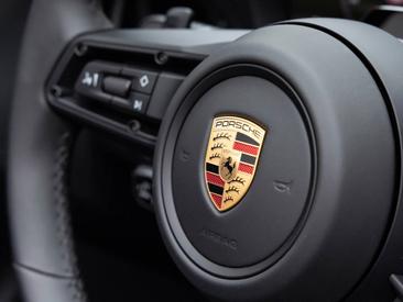 Porsche 992 II Carrera 4S Cabriolet — photo 31