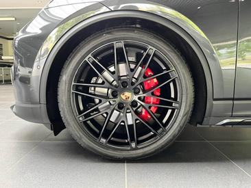 Porsche Macan Electrique 4S — photo 6