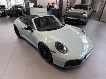 Porsche 992 II Carrera GTS Cabriolet — photo 17