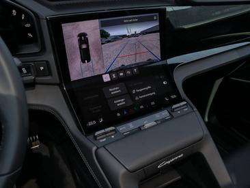Porsche Cayenne E4 Electric — photo 16