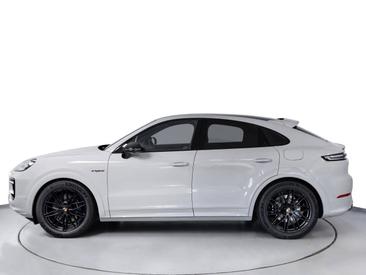Porsche Cayenne III E-Hybrid Coupé Black Edition — photo 2