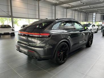 Porsche Macan Electrique 4S — photo 9