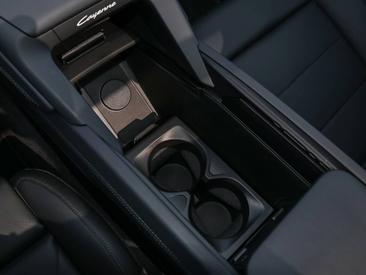Porsche Cayenne E4 Electric — photo 17