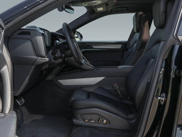 Porsche Cayenne E4 Electric — photo 18