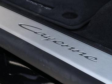 Porsche Cayenne E4 Electric — photo 22