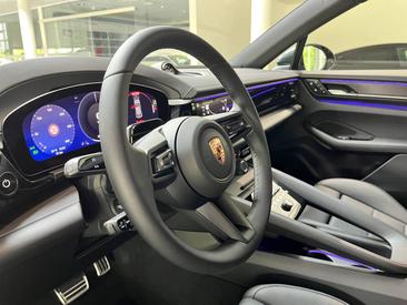 Porsche Macan Electrique 4S — photo 16