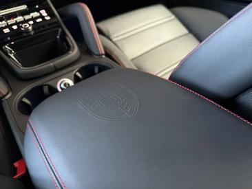 Porsche Cayenne III S E-Hybrid Coupé Black Edition — photo 28