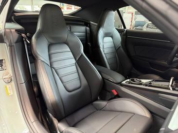 Porsche 992 II Carrera GTS Cabriolet — photo 27