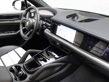 Porsche Cayenne III E-Hybrid Coupé Black Edition — photo 16