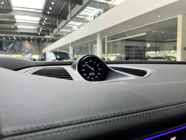 Porsche Macan Electrique 4S — photo 30