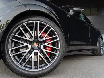 Porsche Cayenne III GTS Coupé — photo 13