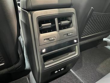 Porsche Macan Electrique 4S — photo 31