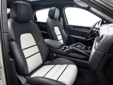 Porsche Cayenne III E-Hybrid Coupé Black Edition — photo 21