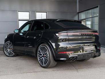 Porsche Cayenne III GTS Coupé — photo 15