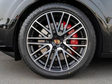 Porsche Cayenne III GTS Coupé — photo 24