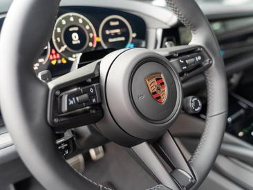 Porsche Cayenne III GTS Coupé — photo 36
