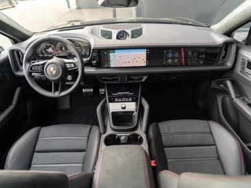 Porsche Cayenne III GTS Coupé — photo 37