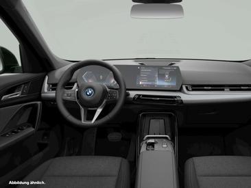 BMW IX1 XDrive30 — photo 3