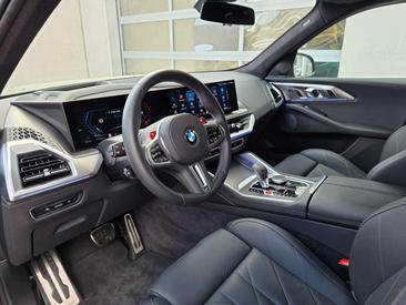 BMW XM 50e — photo 9