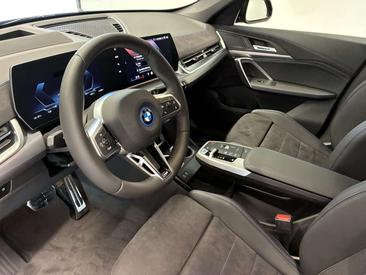 BMW IX1 EDrive20 — photo 9