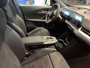 BMW IX1 EDrive20 — photo 10