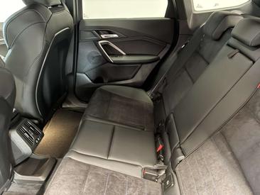 BMW IX1 EDrive20 — photo 11