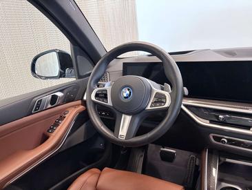 BMW X5 XDrive50e — photo 11