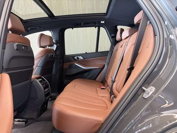 BMW X5 XDrive50e — photo 16