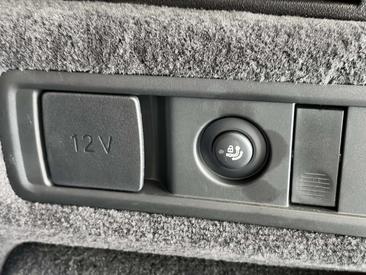 BMW X5 XDrive50e — photo 21
