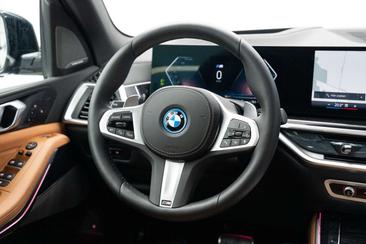 BMW X5 M Performance XDrive50e — photo 21