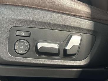 BMW iX3 — photo 9