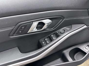 BMW Série 3 320i — photo 16