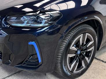 BMW iX3 M Sport — photo 8