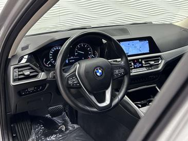 BMW Série 3 320i — photo 17