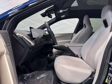 BMW IX XDrive40 — photo 17