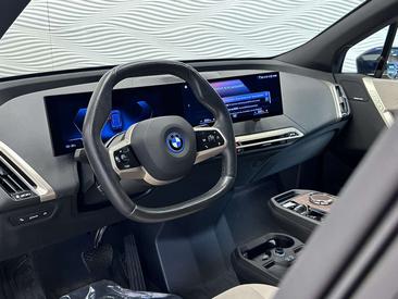 BMW IX XDrive40 — photo 20