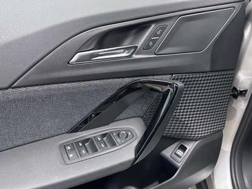 BMW X1 XDrive25e — photo 18
