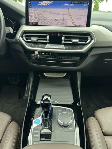 BMW iX3 — photo 18