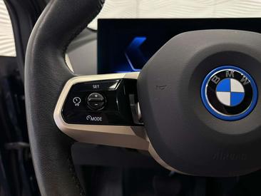 BMW IX XDrive40 — photo 21