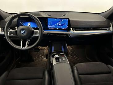 BMW IX2 M Sport EDrive20 — photo 8