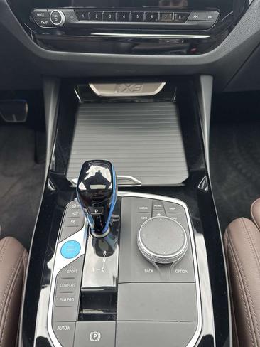 BMW iX3 — photo 19