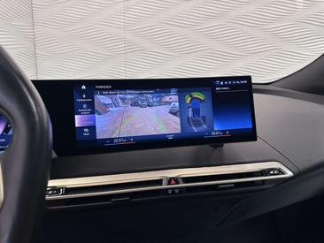 BMW IX XDrive40 — photo 26