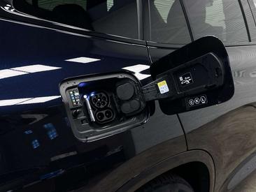 BMW iX3 M Sport — photo 18