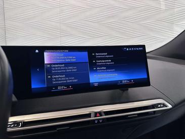 BMW IX XDrive40 — photo 28