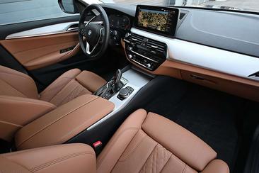 BMW Série 5 Touring 520d — photo 4