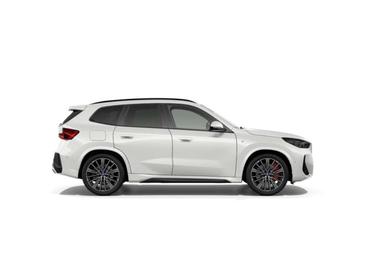BMW IX1 — photo 3
