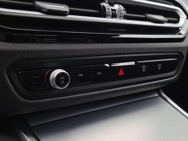 BMW Série 3 M Sport 318i — photo 35