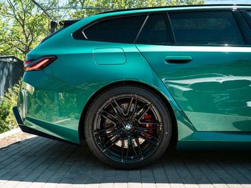 BMW M5 Touring — photo 13