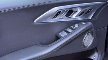 BMW XM — photo 12